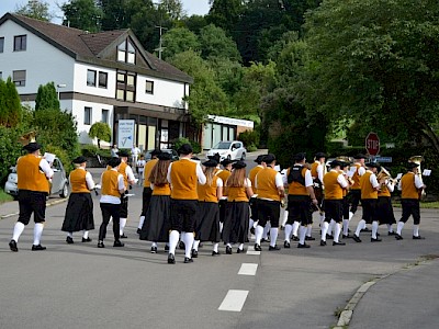 Titelbild ´s Ohmdener Dorffest des MVO "Rund ums Rathaus"